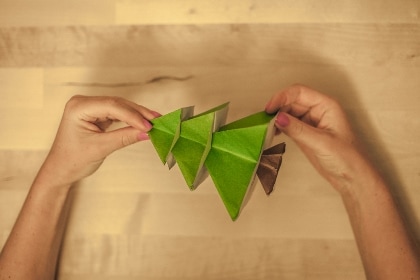 Чудо оригами - готовая ёлка в руках
